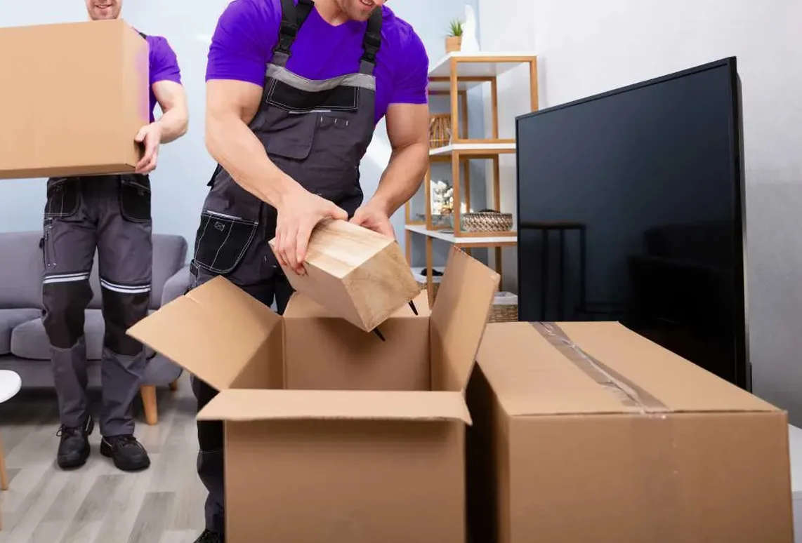 个人集运转运物品到国外可享受上门取件服务